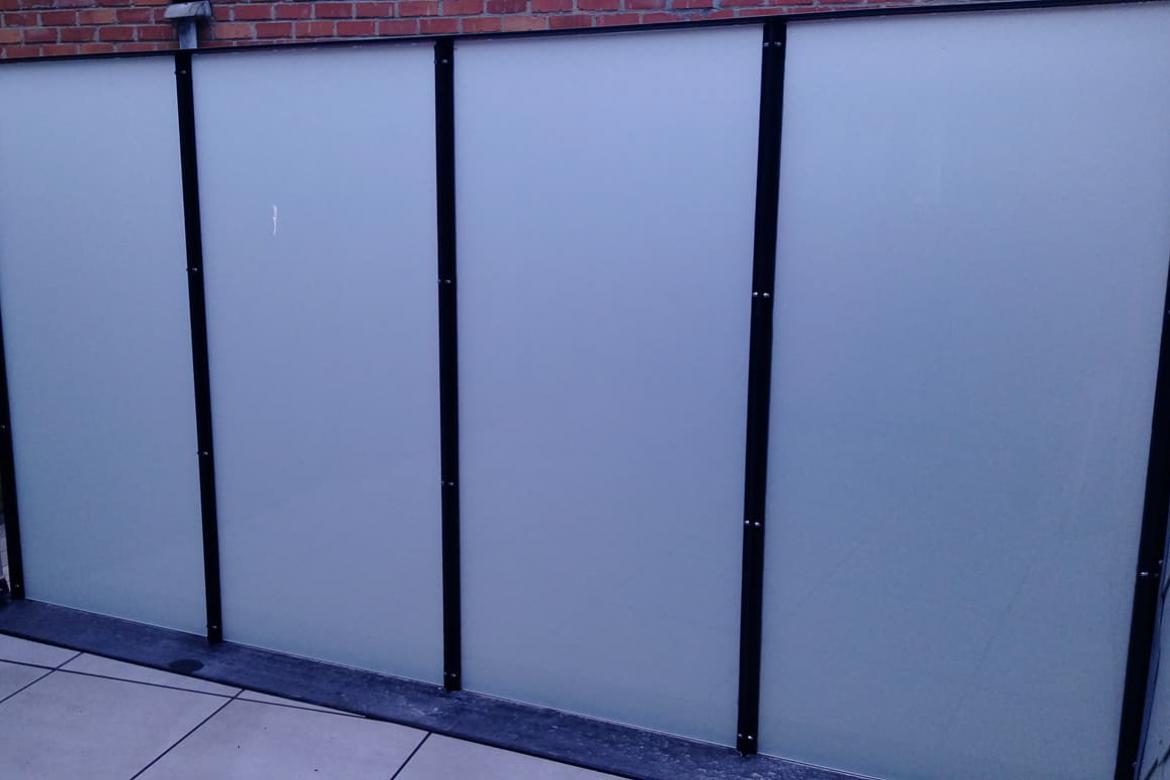 Scheidingswand glas met metalen frame