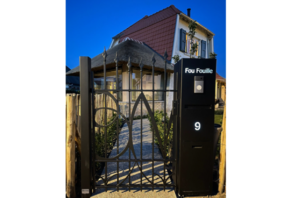 zwarte poort fou fouille